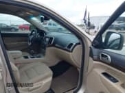 ✅ 2014 Jeep Grand Cherokee Laredo • VIN: 1C4RJEAG1EC149343 • Лот: 43602022. Опубликован ранее на IAAI с пробегом 100 322 миль. Бесплатный доступ к архиву аукционных продаж из США и подробный отчёт об истории автомобиля на DreamBid. Изображение 5.