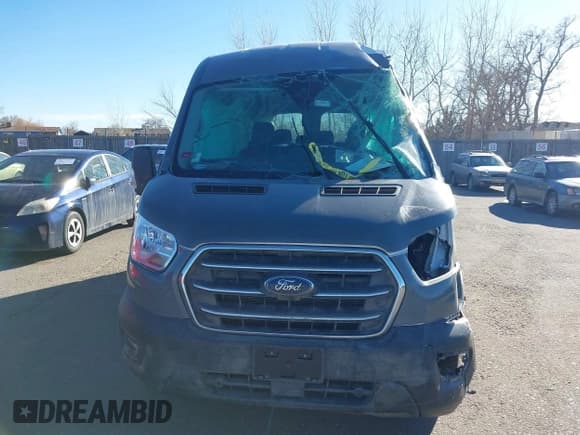✅ 2020 Ford Transit Passenger XL • VIN: 1FBAX2C8XLKB51891 • Lot: 38819554. Wystawiony na IAAI z przebiegiem Nie podano. Bezpłatny archiwum sprzedaży aukcyjnych z USA i szczegółowy raport historii pojazdu na DreamBid. Zdjęcie 11.