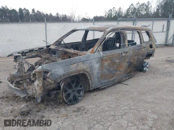 ✅ 2023 Jeep Grand Cherokee Limited • VIN: 1C4RJKBG3P8850744 • Lot: 41271709. Listed on IAAI with Not provided. Free auction sales archive from the USA and detailed vehicle history report at DreamBid. Image 2.