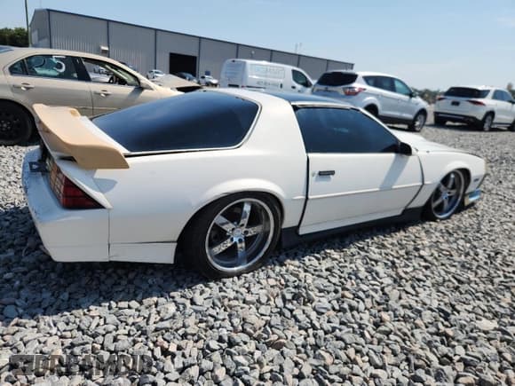 ✅ 1989 Chevrolet Camaro • VIN: 1G1FP21E1KL193491 • Лот: 70577965. Опубликован ранее на Copart с пробегом 233 768 миль. Бесплатный доступ к архиву аукционных продаж из США и подробный отчёт об истории автомобиля на DreamBid. Изображение 3.