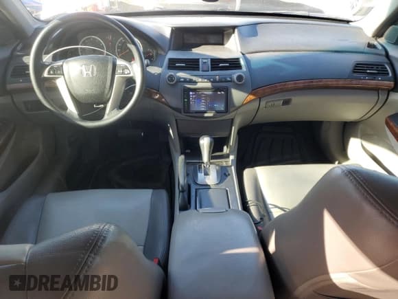 ✅ 2012 Honda Accord EX • VIN: 1HGCP2F7XCA009569 • Lot: 91389765. Wystawiony na Copart z przebiegiem 174 438 mil. Bezpłatny archiwum sprzedaży aukcyjnych z USA i szczegółowy raport historii pojazdu na DreamBid. Zdjęcie 8.