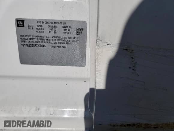 2015 Chevrolet Cruze LS z VIN 1G1PA5SG8F7290645, wystawiony jako Copart lot #83963235 z przebiegiem 110 216 mil mil oraz Szkoda całkowita • Salvage title. Historia ofert i sprzedaży dostępna na DreamBid. Obrazek 12.