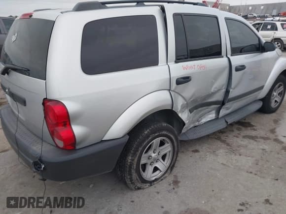 ✅ 2006 Dodge Durango SXT • VIN: 1D4HB38N86F121320 • Лот: 42427186. Опубликован ранее на IAAI с пробегом 195 607 миль. Бесплатный доступ к архиву аукционных продаж из США и подробный отчёт об истории автомобиля на DreamBid. Изображение 4.