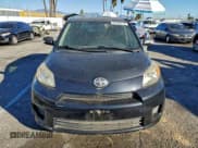 ✅ 2009 Scion xD • VIN: JTKKU10499J047730 • Lot: 95792715. Wystawiony na Copart z przebiegiem 182 915 mil. Bezpłatny archiwum sprzedaży aukcyjnych z USA i szczegółowy raport historii pojazdu na DreamBid. Zdjęcie 5.
