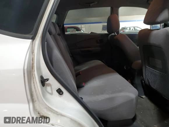 2005 Hyundai Tucson GL with VIN KM8JM12BX5U067598, listed as a Copart auction lot 81336444 with 102,027 mi miles and Clean title. Bid and sale history available at DreamBid. Image 11.