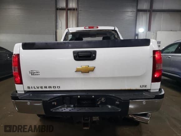 ✅ 2013 Chevrolet Silverado 2500HD LTZ • VIN: 1GC1KYE89DF208618 • Lot: 78528364. Wystawiony na Copart z przebiegiem 138 298 mil. Bezpłatny archiwum sprzedaży aukcyjnych z USA i szczegółowy raport historii pojazdu na DreamBid. Zdjęcie 6.