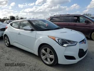 ✅ 2013 Hyundai Veloster w/Black Int • VIN: KMHTC6AD8DU095216 • Lot: 78949264. Wystawiony na Copart z przebiegiem 84 948 mil. Bezpłatny archiwum sprzedaży aukcyjnych z USA i szczegółowy raport historii pojazdu na DreamBid. Zdjęcie 4.