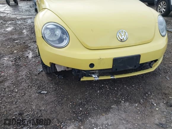 ✅ 2015 Volkswagen Beetle 1.8T • VIN: 3VWF17ATXFM623086 • Lot: 43767543. Listed on IAAI with 111,998 mi. Free auction sales archive from the USA and detailed vehicle history report at DreamBid. Image 6.