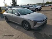 ✅ 2025 Kia K4 LXS • VIN: 3KPFT4DE4SE079424 • Lot: 87011765. Wystawiony na Copart z przebiegiem 12 812 mil. Bezpłatny archiwum sprzedaży aukcyjnych z USA i szczegółowy raport historii pojazdu na DreamBid. Zdjęcie 4.