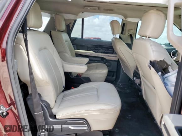 ✅ 2020 Ford Expedition Max Platinum • VIN: 1FMJK1MT2LEA25526 • Лот: 61444315. Опубликован ранее на Copart с пробегом 120 369 миль. Бесплатный доступ к архиву аукционных продаж из США и подробный отчёт об истории автомобиля на DreamBid. Изображение 11.