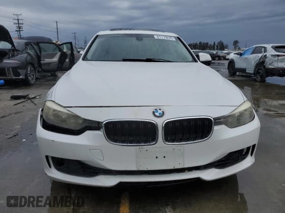 ✅ 2014 BMW 3 Series 328i • VIN: WBA3A5G50ENP30913 • Lot: 81119245. Wystawiony na Copart z przebiegiem 129 843 mil. Bezpłatny archiwum sprzedaży aukcyjnych z USA i szczegółowy raport historii pojazdu na DreamBid. Zdjęcie 5.