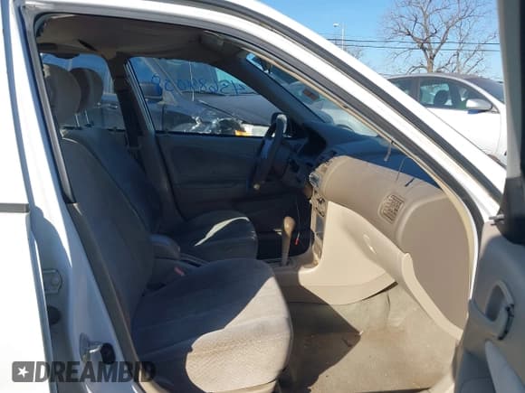 ✅ 1998 Toyota Corolla CE • VIN: 1NXBR12E4WZ021511 • Lot: 43684038. Wystawiony na IAAI z przebiegiem 251 613 mil. Bezpłatny archiwum sprzedaży aukcyjnych z USA i szczegółowy raport historii pojazdu na DreamBid. Zdjęcie 5.