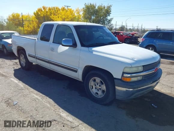 ✅ 2000 Chevrolet Silverado 1500 • VIN: 2GCEC19VXY1333484 • Лот: 43652735. Опубликован ранее на IAAI с пробегом 180 242 миль. Бесплатный доступ к архиву аукционных продаж из США и подробный отчёт об истории автомобиля на DreamBid. Изображение 1.