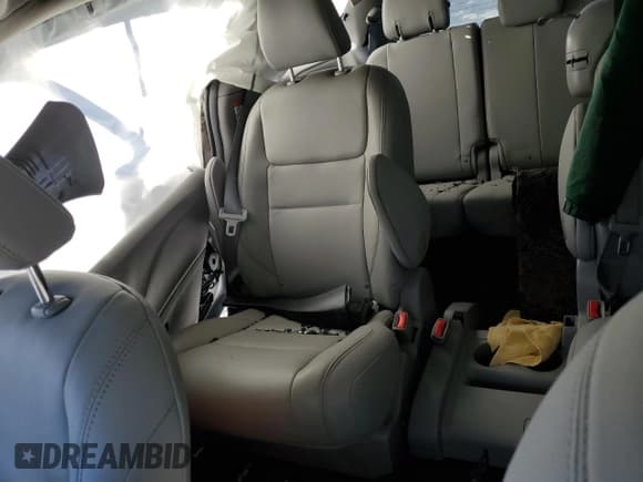 ✅ 2019 Toyota Sienna XLE • VIN: 5TDYZ3DCXKS995644 • Lot: 92399265. Listed on Copart with Not provided. Free auction sales archive from the USA and detailed vehicle history report at DreamBid. Image 10.
