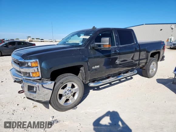 ✅ 2018 Chevrolet Silverado 2500HD LT • VIN: 1GC1KVEG4JF137569 • Lot: 92536585. Listed on Copart with 101,577 mi. Free auction sales archive from the USA and detailed vehicle history report at DreamBid. Image 1.