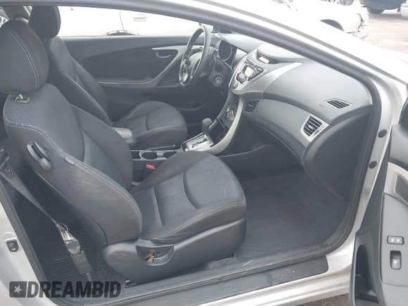 ✅ 2013 Hyundai Elantra SE • VIN: KMHDH6AE8DU011104 • Lot: 41588963. Wystawiony na IAAI z przebiegiem 112 726 mil. Bezpłatny archiwum sprzedaży aukcyjnych z USA i szczegółowy raport historii pojazdu na DreamBid. Zdjęcie 5.