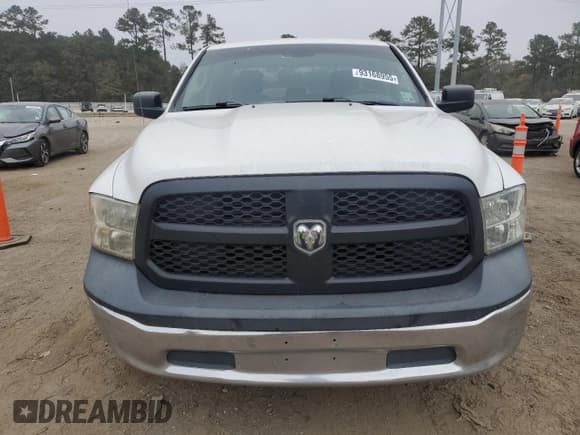 ✅ 2018 Ram 1500 Tradesman • VIN: 1C6RR6FM5JS112526 • Lot: 93168955. Wystawiony na Copart z przebiegiem 278 534 mil. Bezpłatny archiwum sprzedaży aukcyjnych z USA i szczegółowy raport historii pojazdu na DreamBid. Zdjęcie 5.