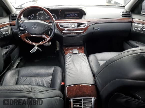 ✅ 2012 Mercedes-Benz S 550 • VIN: WDDNG9EB7CA432976 • Lot: 86484795. Wystawiony na Copart z przebiegiem 387 269 mil. Bezpłatny archiwum sprzedaży aukcyjnych z USA i szczegółowy raport historii pojazdu na DreamBid. Zdjęcie 8.