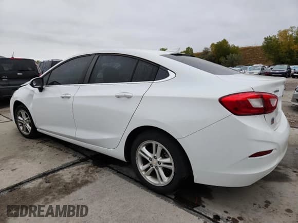 ✅ 2018 Chevrolet Cruze LT • VIN: 1G1BE5SM0J7172361 • Lot: 84968795. Wystawiony na Copart z przebiegiem 74 695 mil. Bezpłatny archiwum sprzedaży aukcyjnych z USA i szczegółowy raport historii pojazdu na DreamBid. Zdjęcie 2.