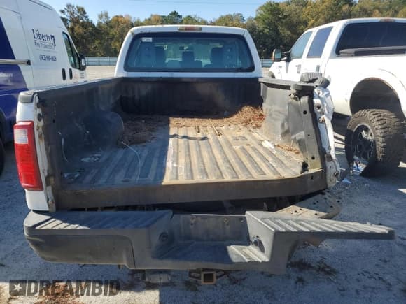 ✅ 2014 Ford F-250 XL • VIN: 1FT7X2A67EEB43093 • Lot: 92004705. Listed on Copart with 141,851 mi. Free auction sales archive from the USA and detailed vehicle history report at DreamBid. Image 6.