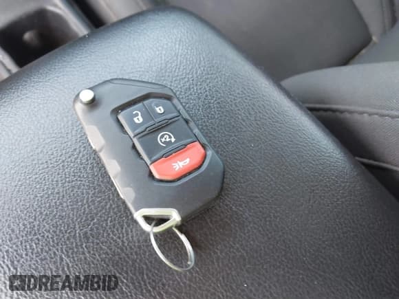 ✅ 2020 Jeep Gladiator Sport S • VIN: 1C6HJTAG7LL128940 • Lot: 42108154. Wystawiony na IAAI z przebiegiem 90 596 mil. Bezpłatny archiwum sprzedaży aukcyjnych z USA i szczegółowy raport historii pojazdu na DreamBid. Zdjęcie 11.