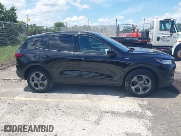 ✅ 2025 Ford Escape ST-Line Select • VIN: 1FMCU9NA7SUA42275 • Lot: 42546110. Listed on IAAI with 14,791 mi. Free auction sales archive from the USA and detailed vehicle history report at DreamBid. Image 13.