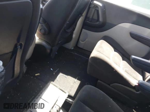 ✅ 2014 Dodge Grand Caravan SXT • VIN: 2C4RDGCGXER264899 • Lot: 43501290. Wystawiony na IAAI z przebiegiem 145 020 mil. Bezpłatny archiwum sprzedaży aukcyjnych z USA i szczegółowy raport historii pojazdu na DreamBid. Zdjęcie 8.