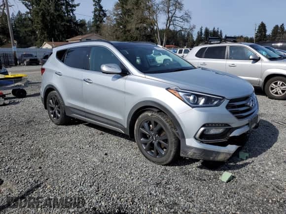 ✅ 2017 Hyundai Santa Fe Ultimate • VIN: 5XYZWDLAXHG444901 • Lot: 44837293. Wystawiony na Copart z przebiegiem 65 315 mil mil. Skorzystaj z bezpłatnego archiwum sprzedaży aukcyjnych z USA i zobacz szczegółowy raport historii pojazdu na DreamBid. Zdjęcie 4.