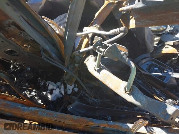 ✅ 2013 Hyundai Azera • VIN: KMHFH4JG7DA320336 • Лот: 41730961. Опубликован ранее на IAAI с пробегом Не указан. Бесплатный доступ к архиву аукционных продаж из США и подробный отчёт об истории автомобиля на DreamBid. Изображение 8.