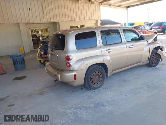 2007 Chevrolet HHR LS z VIN 3GNDA13DX7S571735, wystawiony jako IAAI lot #43500760 z przebiegiem 265 491 mil mil oraz . Historia ofert i sprzedaży dostępna na DreamBid. Obrazek 4.