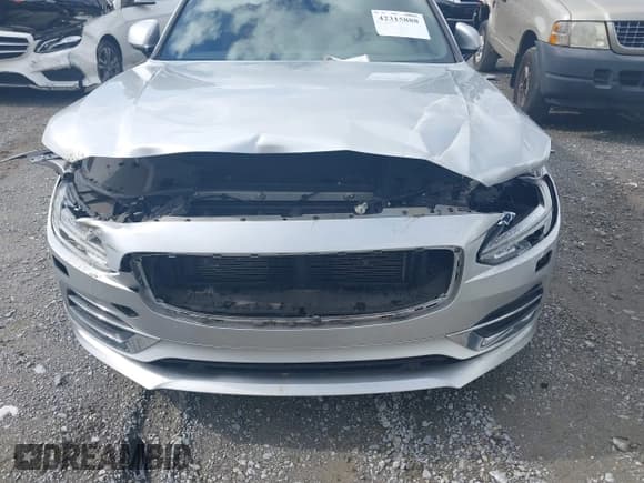 ✅ 2017 Volvo S90 • VIN: YV1102AL7H1016141 • Lot: 42315888. Wystawiony na IAAI z przebiegiem 61 009 mil. Bezpłatny archiwum sprzedaży aukcyjnych z USA i szczegółowy raport historii pojazdu na DreamBid. Zdjęcie 6.