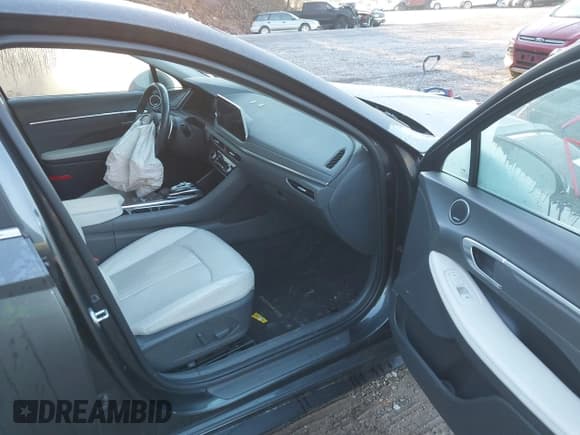 ✅ 2023 Hyundai Sonata Limited • VIN: KMHL34J26PA248376 • Lot: 43403759. Listed on IAAI with 26,716 mi. Free auction sales archive from the USA and detailed vehicle history report at DreamBid. Image 5.