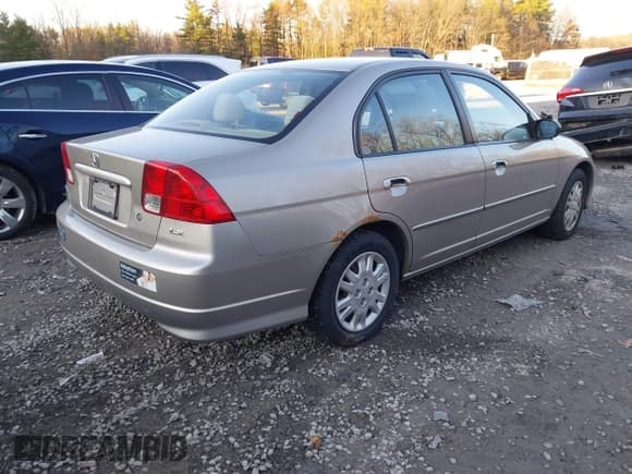 ✅ 2004 Honda Civic LX • VIN: 2HGES16564H501860 • Lot: 43739934. Listed on IAAI with 179,898 mi. Free auction sales archive from the USA and detailed vehicle history report at DreamBid. Image 4.