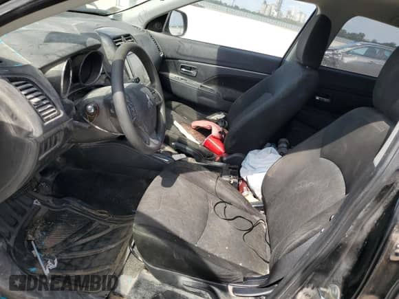 2020 Mitsubishi Outlander ES z VIN JA4AP3AU3LU027400, wystawiony jako Copart lot #87098085 z przebiegiem 92 379 mil mil oraz Czysty tytuł • Clean title. Historia ofert i sprzedaży dostępna na DreamBid. Obrazek 7.