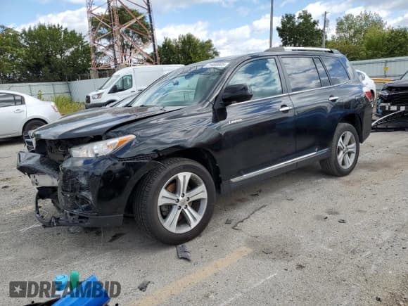 ✅ 2013 Toyota Highlander Limited • VIN: 5TDDK3EH1DS258039 • Lot: 71460005. Wystawiony na Copart z przebiegiem 135 901 mil. Bezpłatny archiwum sprzedaży aukcyjnych z USA i szczegółowy raport historii pojazdu na DreamBid. Zdjęcie 1.