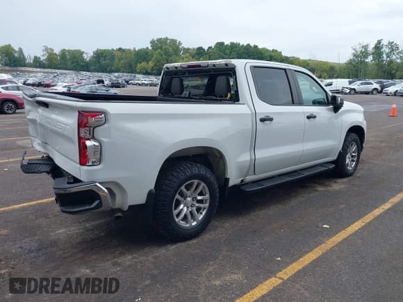 ✅ 2019 Chevrolet Silverado 1500 Work Truck • VIN: 1GCUYAEF9KZ338038 • Lot: 43120191. Wystawiony na IAAI z przebiegiem 100 266 mil. Bezpłatny archiwum sprzedaży aukcyjnych z USA i szczegółowy raport historii pojazdu na DreamBid. Zdjęcie 4.