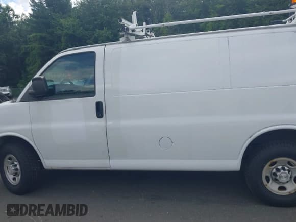 ✅ 2015 Chevrolet Express Cargo • VIN: 1GCWGFCF6F1151954 • Lot: 42677535. Listed on IAAI with 180,818 mi. Free auction sales archive from the USA and detailed vehicle history report at DreamBid. Image 14.