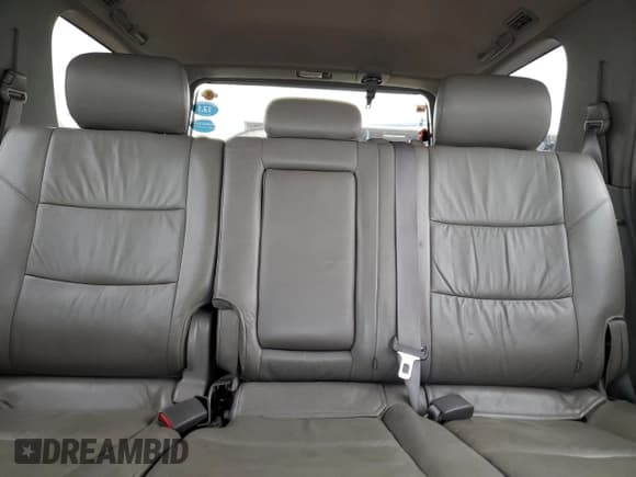 ✅ 2003 Toyota Sequoia Limited • VIN: 5TDBT48A43S196935 • Lot: 85520915. Wystawiony na Copart z przebiegiem 247 160 mil. Bezpłatny archiwum sprzedaży aukcyjnych z USA i szczegółowy raport historii pojazdu na DreamBid. Zdjęcie 10.