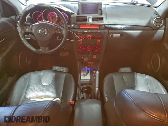 ✅ 2005 Mazda 3 s • VIN: JM1BK323551289647 • Lot: 94341735. Wystawiony na Copart z przebiegiem 110 820 mil. Bezpłatny archiwum sprzedaży aukcyjnych z USA i szczegółowy raport historii pojazdu na DreamBid. Zdjęcie 8.