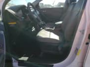 ✅ 2017 Hyundai Santa Fe 2.4L • VIN: 5NMZU3LB0HH003132 • Лот: 66433124. Опубликован ранее на Copart с пробегом 79 923 миль. Бесплатный доступ к архиву аукционных продаж из США и подробный отчёт об истории автомобиля на DreamBid. Изображение 7.