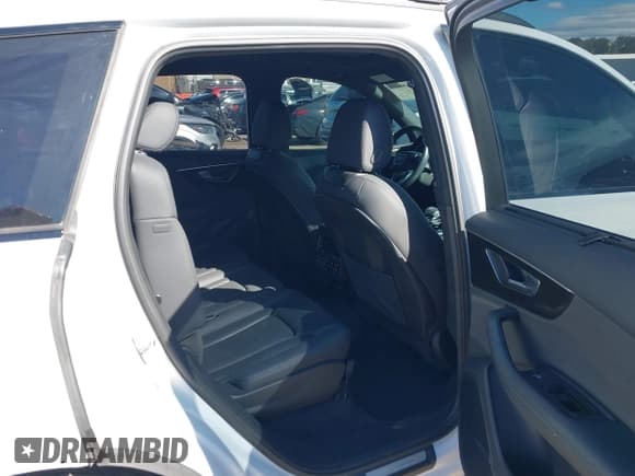 ✅ 2022 Audi Q7 Prestige • VIN: WA1VXBF77ND004266 • Лот: 43545871. Опубликован ранее на IAAI с пробегом 46 496 миль. Бесплатный доступ к архиву аукционных продаж из США и подробный отчёт об истории автомобиля на DreamBid. Изображение 8.