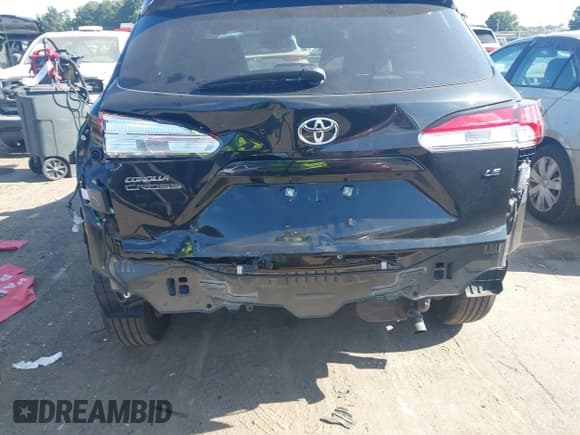 ✅ 2025 Toyota Corolla Cross LE • VIN: 7MUCAAAGXSV137870 • Lot: 43193415. Wystawiony na IAAI z przebiegiem 3 144 mil. Bezpłatny archiwum sprzedaży aukcyjnych z USA i szczegółowy raport historii pojazdu na DreamBid. Zdjęcie 6.