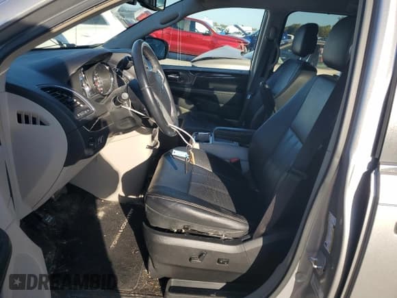 ✅ 2015 Chrysler Town & Country Touring L • VIN: 2C4RC1CG7FR743444 • Lot: 85190945. Listed on Copart with 114,324 mi. Free auction sales archive from the USA and detailed vehicle history report at DreamBid. Image 7.