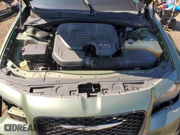 ✅ 2018 Chrysler 300 Touring • VIN: 2C3CCAAG7JH191441 • Lot: 80073935. Listed on Copart with 109,644 mi. Free auction sales archive from the USA and detailed vehicle history report at DreamBid. Image 11.