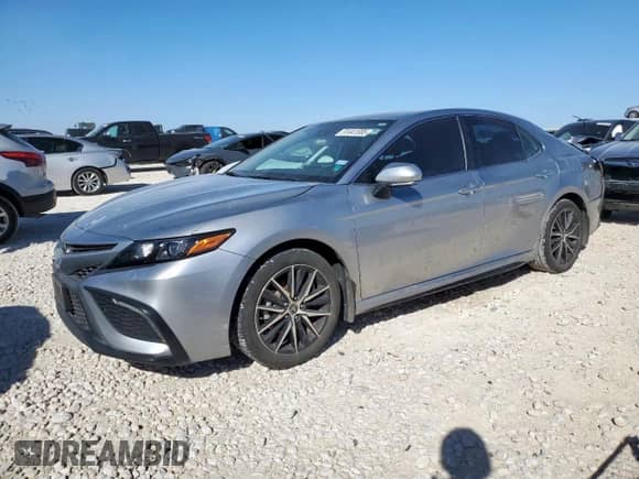 2024 Toyota Camry SE with VIN 4T1G11AK0RU882869, listed as a Copart auction lot 91041585 with 29,222 mi miles and Salvage title. Bid and sale history available at DreamBid. Image 1.