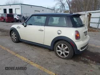 ✅ 2007 MINI Hardtop S • VIN: WMWMF73577TL92996 • Lot: 43761406. Wystawiony na IAAI z przebiegiem 81 121 mil. Bezpłatny archiwum sprzedaży aukcyjnych z USA i szczegółowy raport historii pojazdu na DreamBid. Zdjęcie 3.
