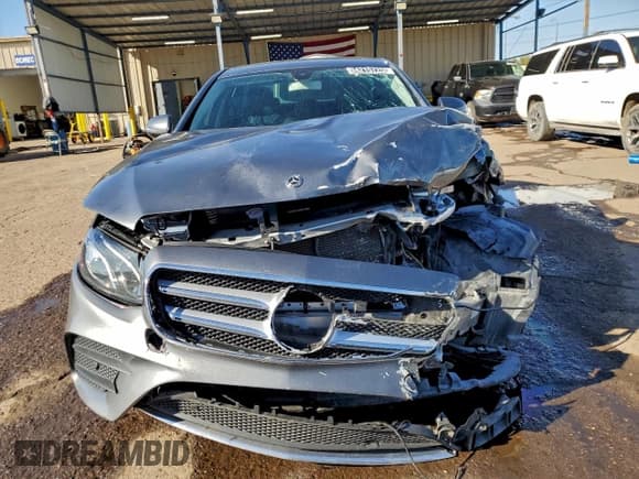 ✅ 2018 Mercedes-Benz E 300 • VIN: WDDZF4JB4JA387814 • Lot: 94215725. Listed on Copart with 82,174 mi. Free auction sales archive from the USA and detailed vehicle history report at DreamBid. Image 5.