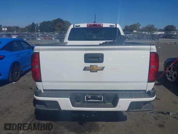 ✅ 2020 Chevrolet Colorado 2WD LT • VIN: 1GCHSCEA1L1182662 • Lot: 43495380. Wystawiony na IAAI z przebiegiem 75 744 mil. Bezpłatny archiwum sprzedaży aukcyjnych z USA i szczegółowy raport historii pojazdu na DreamBid. Zdjęcie 17.