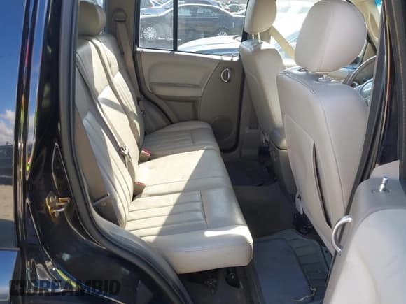 ✅ 2005 Jeep Liberty Limited • VIN: 1J4GK58K45W542731 • Lot: 41033320. Listed on IAAI with 151,724 mi. Free auction sales archive from the USA and detailed vehicle history report at DreamBid. Image 8.