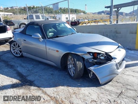 ✅ 2005 Honda S2000 • VIN: JHMAP21465S005582 • Lot: 41598755. Wystawiony na IAAI z przebiegiem 104 090 mil. Bezpłatny archiwum sprzedaży aukcyjnych z USA i szczegółowy raport historii pojazdu na DreamBid. Zdjęcie 1.